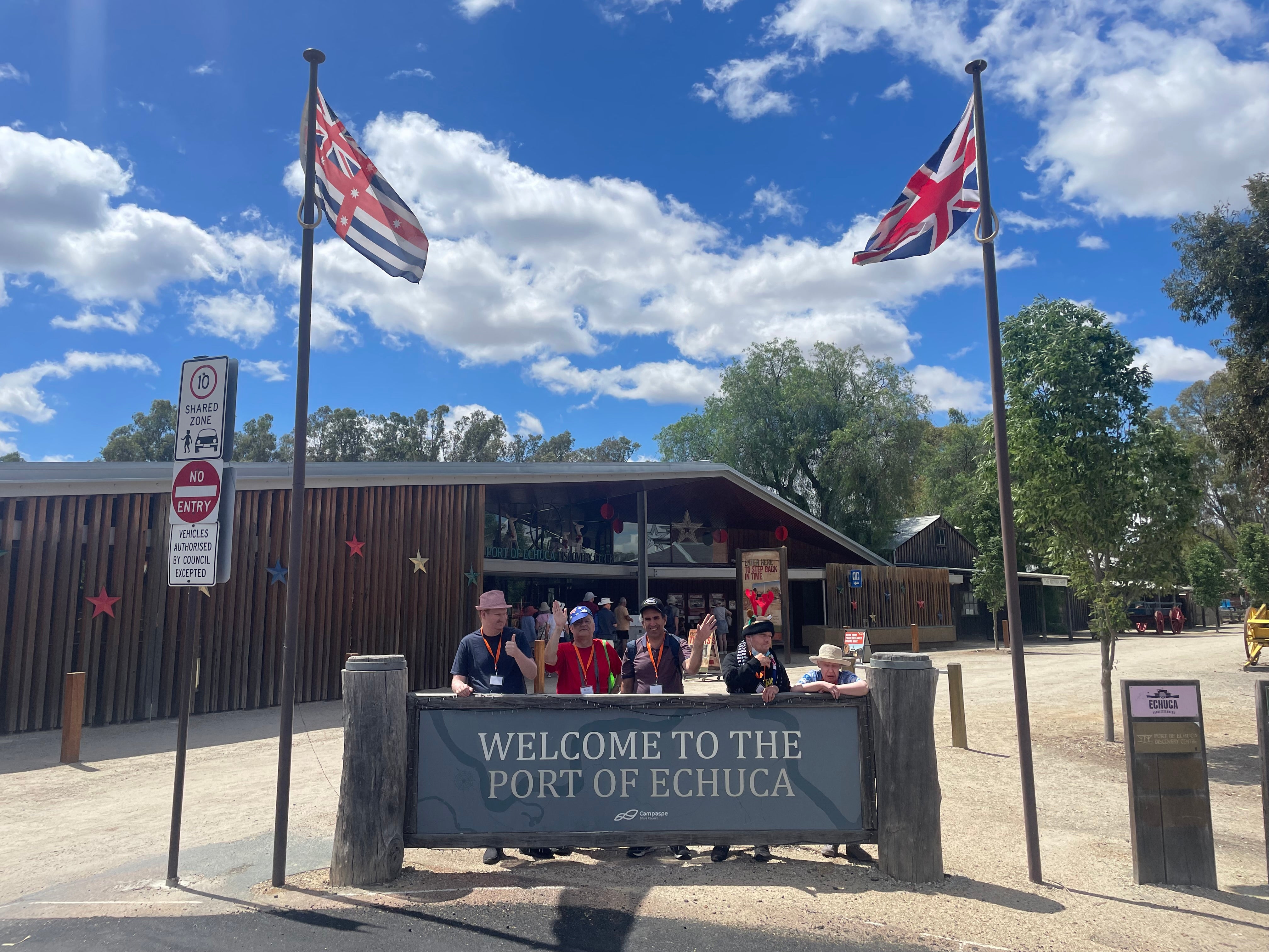 Rail and Rivers, Echuca Paddle Steamer - Leaving from Melbourne